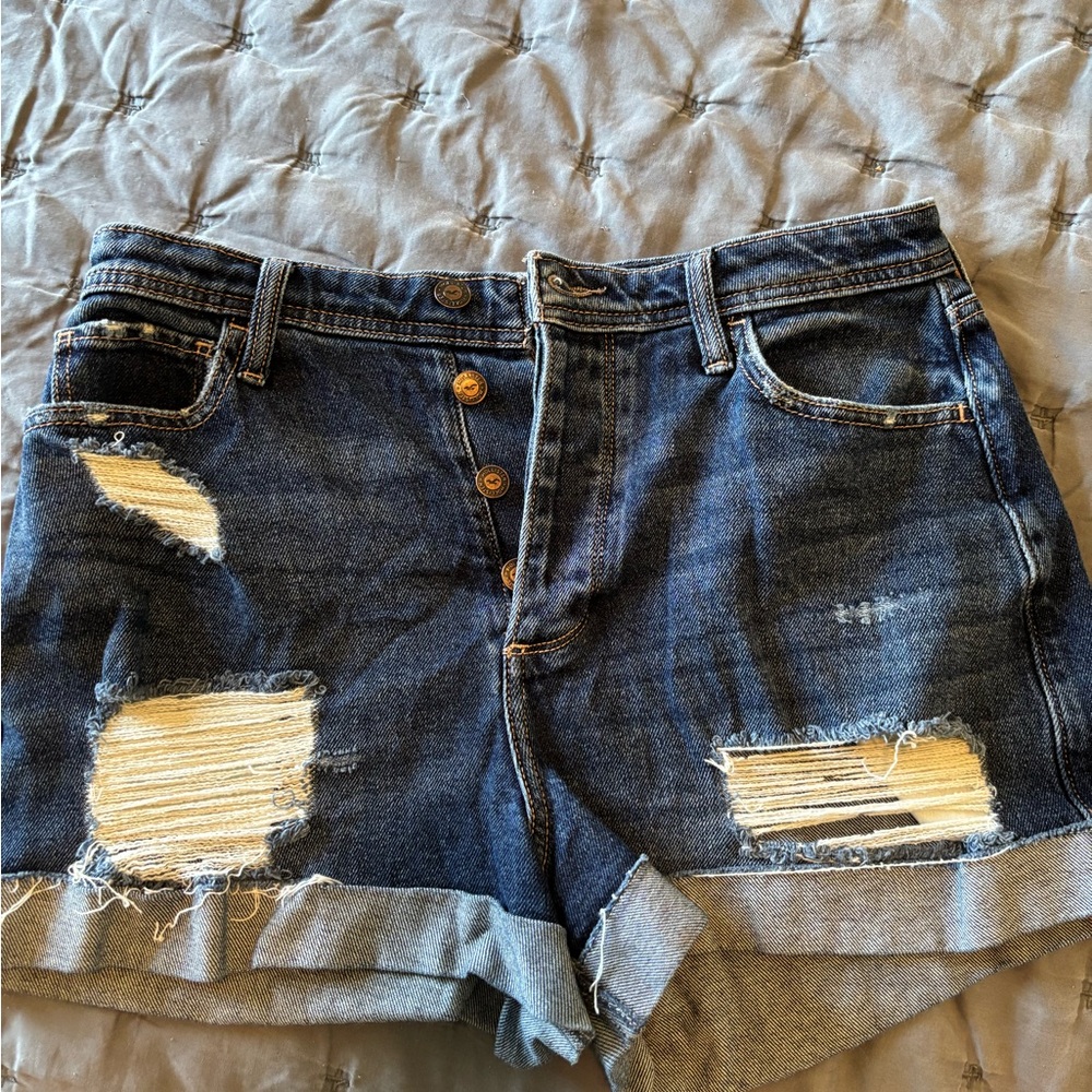 Hollister Curvy Ultra High-Rise Mom Short 3inch
